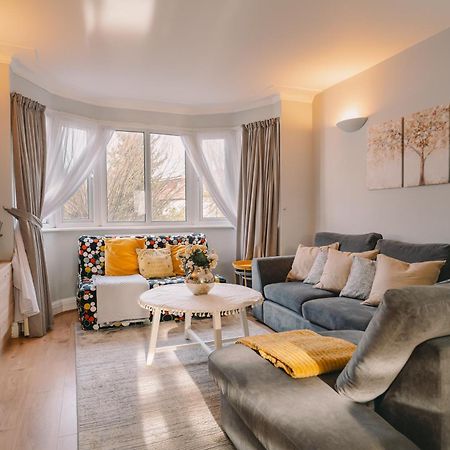Appartamento Modern Flat By The Underground. Londra Esterno foto