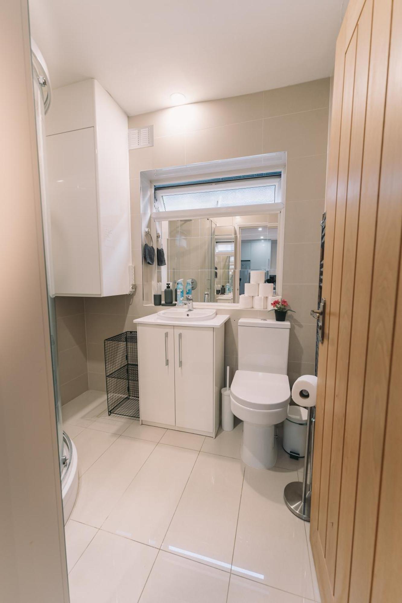 Appartamento Modern Flat By The Underground. Londra Esterno foto