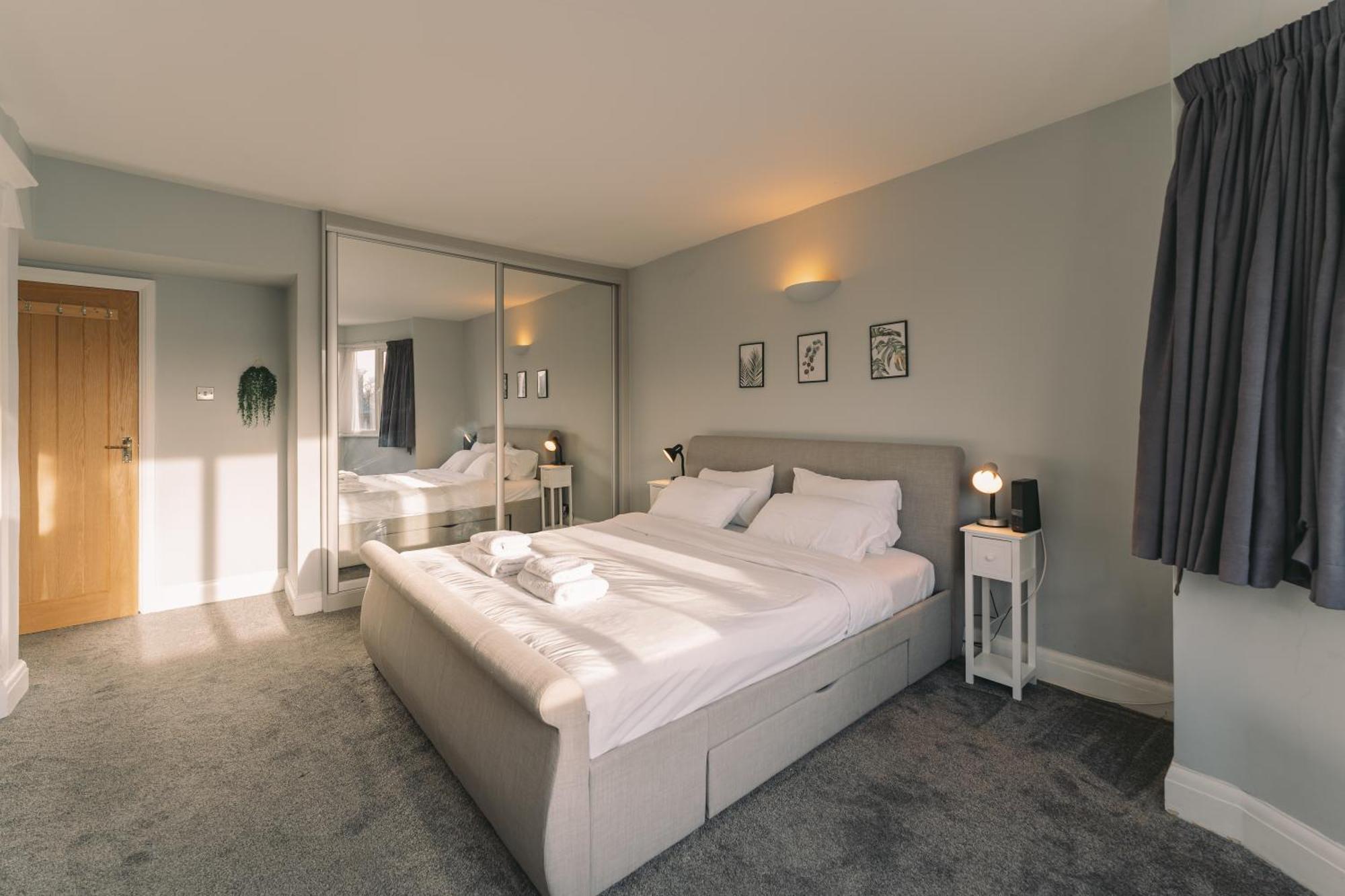 Appartamento Modern Flat By The Underground. Londra Esterno foto